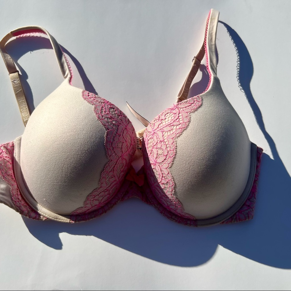 Victoria’s Secret Perfect Shape, push up bra in size 36D, fits beautifully